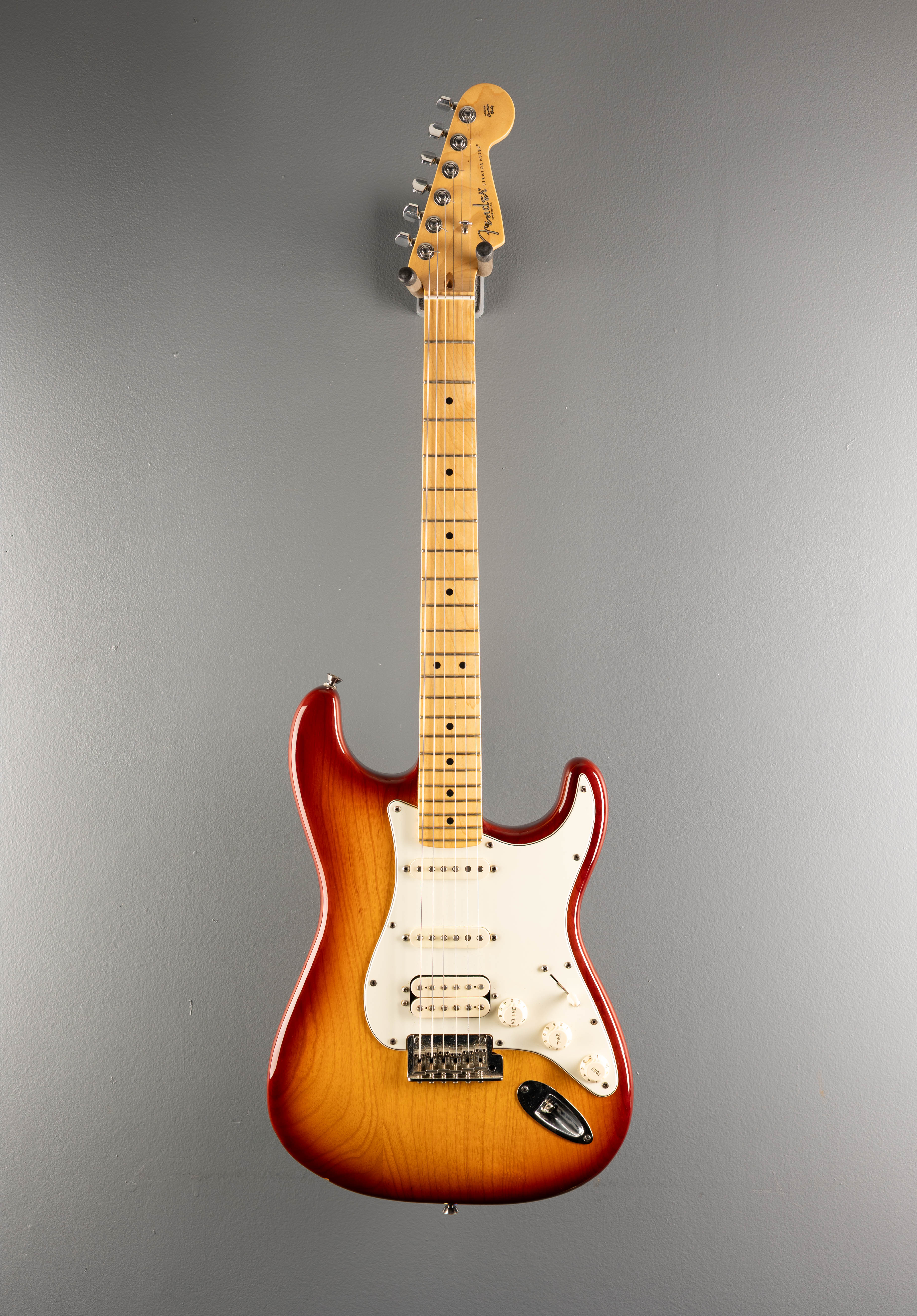 USED American Standard Stratocaster HSS, '13 - Image 3