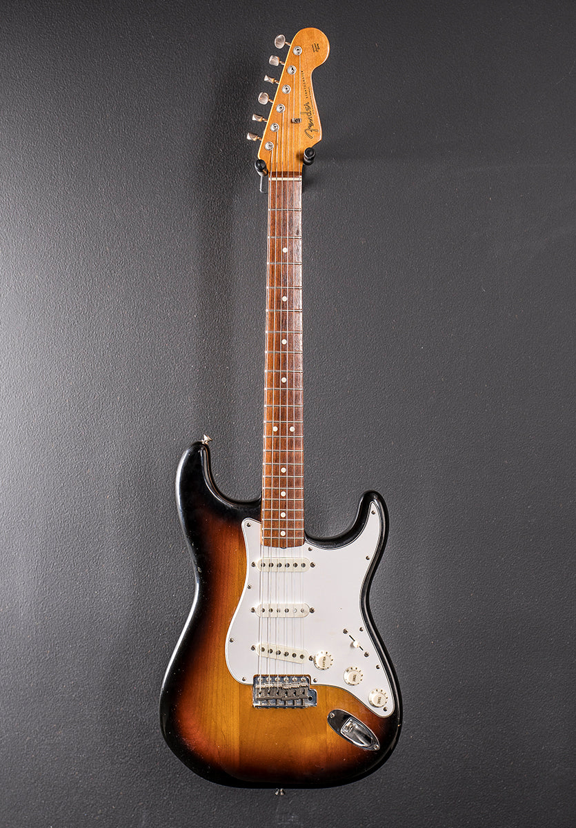 Used American Vintage '62 Reissue Strat '82 - Image 3