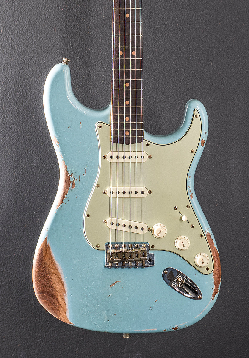 Used Limited Edition L Series 1964 Heavy Relic Strat '25 - Image 2