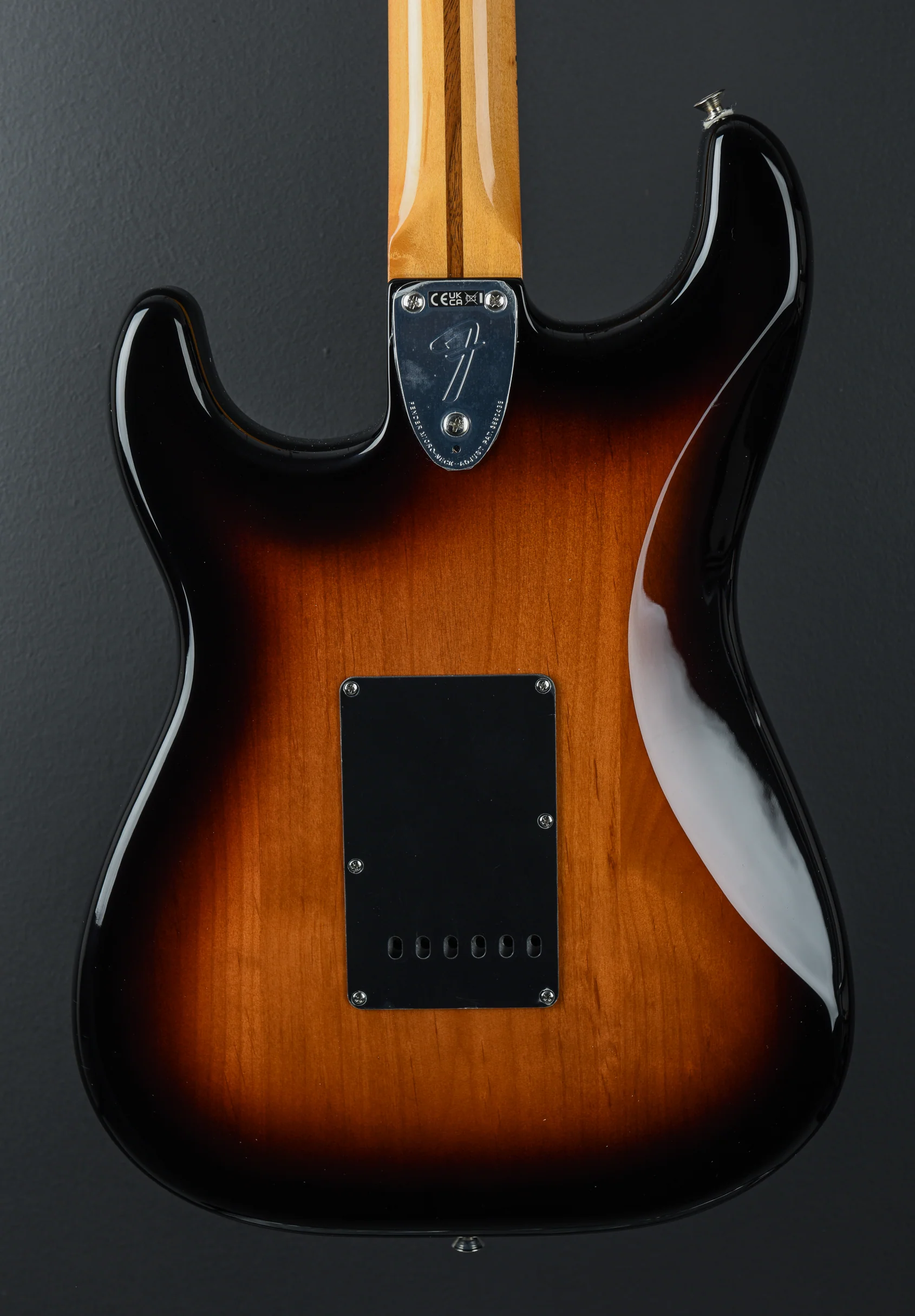 Vintera II 70's Stratocaster - 3 Color Sunburst w/Maple - Image 5